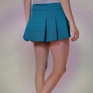 Lululemon pace rival running skort